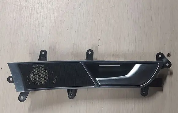 Audi A6 S6 C6 4F Front door interior handle 4F0837020B