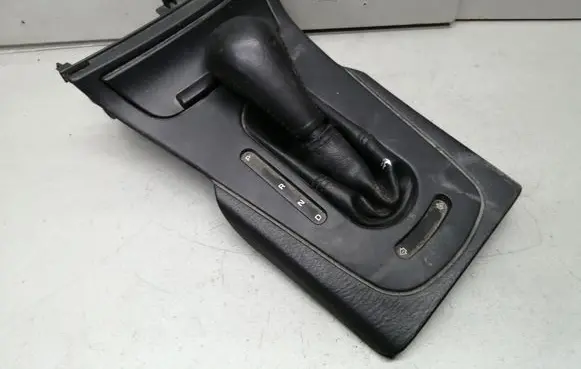 Chrysler 300M Gear shifter surround trim plastic 822679