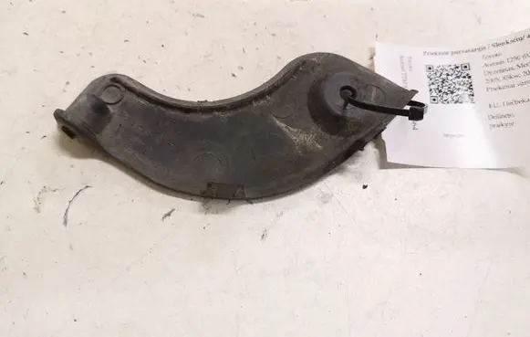 Toyota Avensis T250 Front mudguard