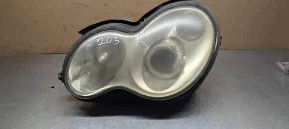 Mercedes-Benz C W203 Headlight/headlamp A2038203761 0301166275