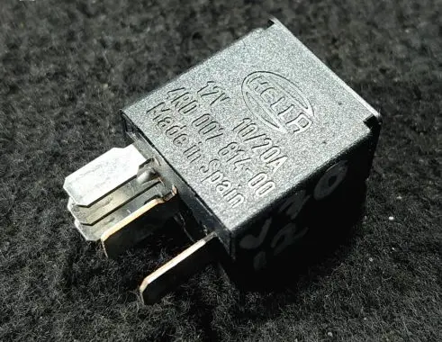 Volvo V70 Other relay 8001008100 4R000781400 107204