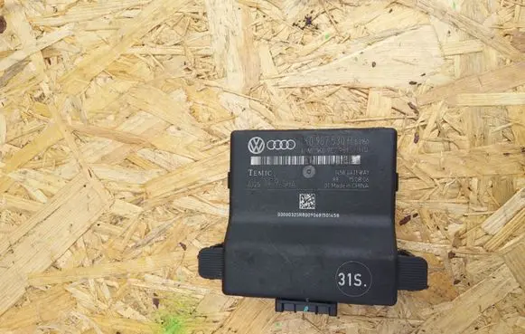 Volkswagen Golf V Gateway control module 1K0907530H 1K0907951