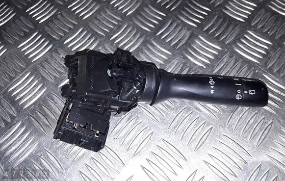 Toyota Yaris Wiper switch 17F144