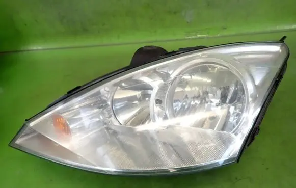 Ford Focus Headlight/headlamp 2M51-13W030-BD