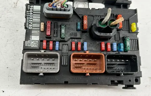 Peugeot 207 BSM Control unit 9664055780