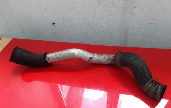 Hyundai Trajet Intercooler hose/pipe NOCODE