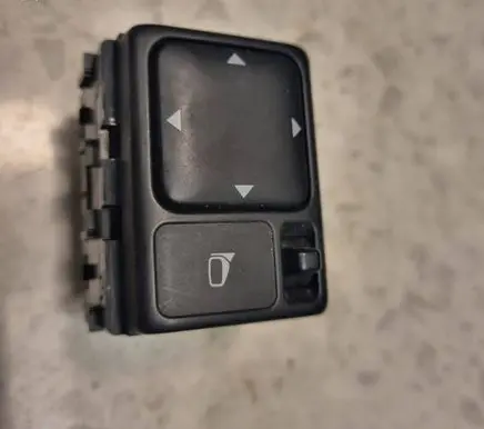 Nissan X-Trail T30 Wing mirror switch 040701