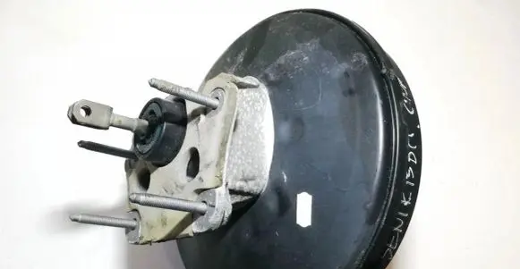 Renault Megane III Brake booster 472100013r
