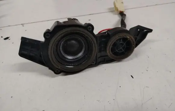 Toyota Avensis T270 Panel speaker 8616005170