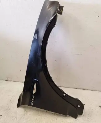 BMW X3 E83 Fender