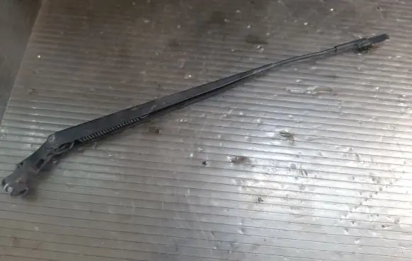 Opel Mokka Front wiper blade arm 31744