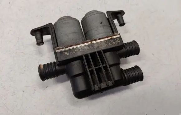 BMW X5 E53 Coolant heater control valve 64128374995 64128372016 64128391000