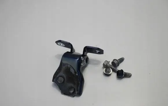 Suzuki SX4 S-Cross Front door lower hinge 2B15