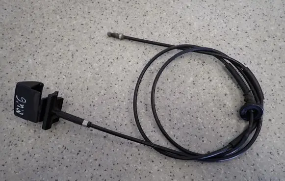 Suzuki Swift II Engine bonnet/hood lock release cable 