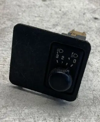 Nissan Almera Headlight level height control switch 684910n000