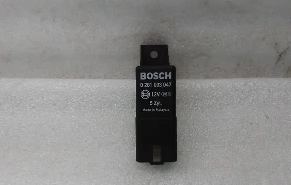 Volvo S40 Glow plug pre-heat relay 30785663