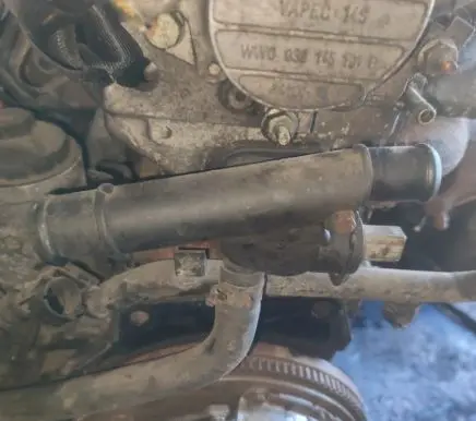 Volkswagen Polo Engine coolant pipe/hose 038121133