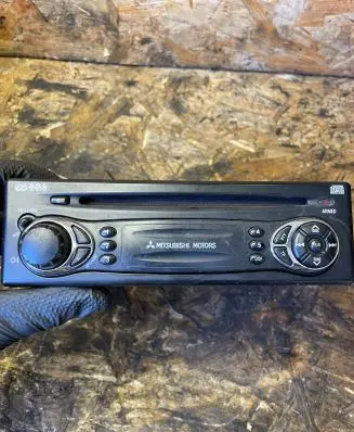 Mitsubishi Space Star Radio/CD/DVD/GPS head unit mz312637