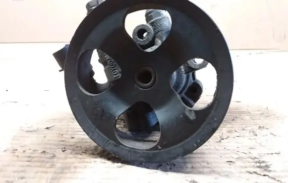 Toyota Land Cruiser (J120) Power steering pump