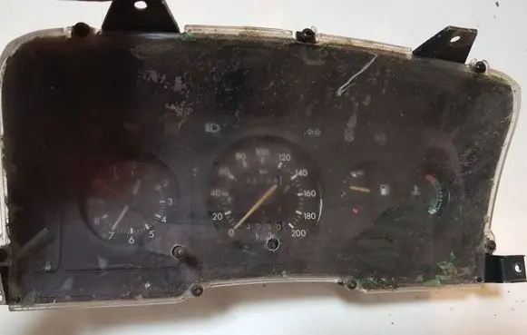 Ford Escort Speedometer (instrument cluster) 88AB10841AA