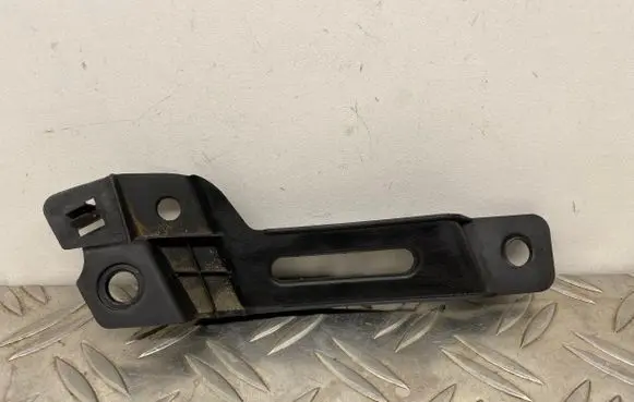 Land Rover Range Rover Sport L494 Fender mounting bracket CPLA16290AC