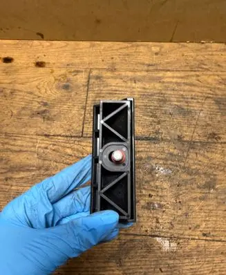 Battery bracket