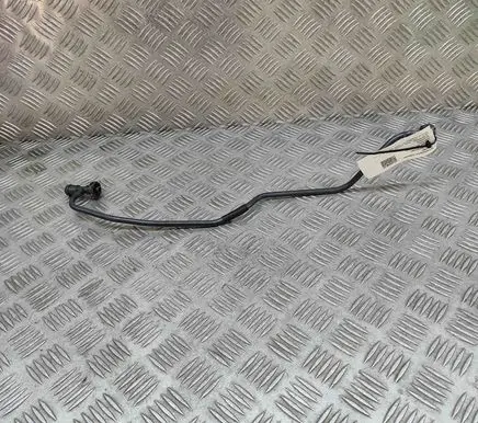 Coolant pipe/hose