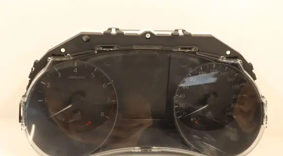 Nissan Qashqai Clock 