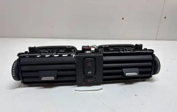 BMW 4 F32 F33 Dash center air vent grill 9218552 508835