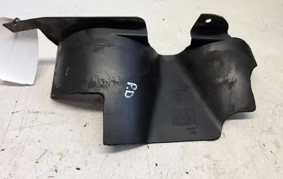 Volvo V70 Front underbody cover/under tray 8667031