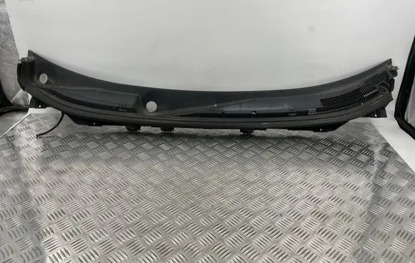 Nissan X-Trail T32 Wiper trim 668204CC0A