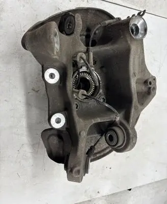 BMW 5 G30 G31 Rear wheel hub 6866338 R0105 A1S17M9