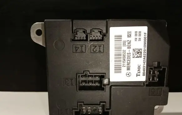 Mercedes-Benz E W211 Comfort/convenience module 2115458532 04031424