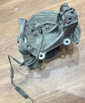 BMW 3 E90 E91 Front wheel hub 6764444