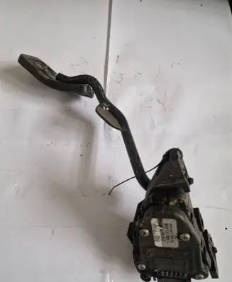 Audi A4 S4 B7 8E 8H Accelerator throttle pedal 6PV00777033 8E2721523C