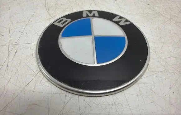 BMW 1 F20 F21 Manufacturer badge logo/emblem 10333410 7288752 00000201