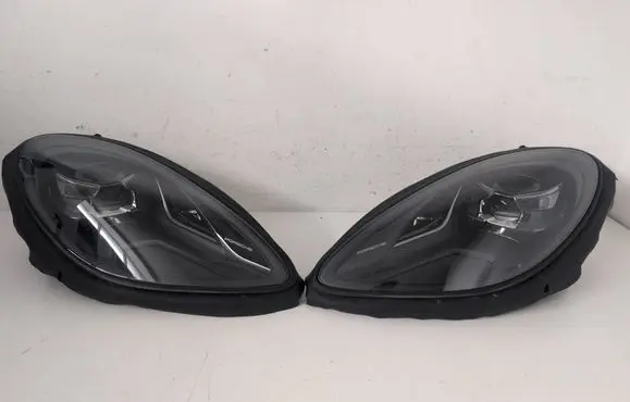 Porsche Macan (95B) Headlights/headlamps set 95B941010AH 95A941009AH