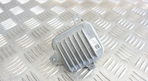 BMW X1 F48 F49 LED ballast control module 7428791 90068144
