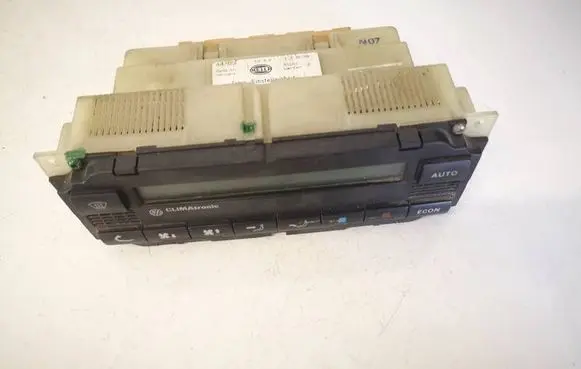 Volkswagen PASSAT B5 Climate control unit 3B1907044B