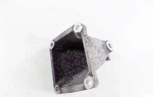 SsangYong Rexton Engine mounting bracket