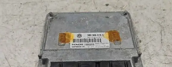 Volkswagen PASSAT B5 Engine control unit/module 3B0906018S 5WP4025904 S34A0010