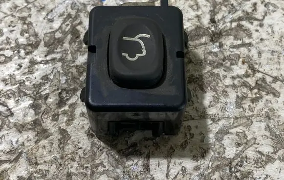 Dodge Durango Tailgate opening switch 04602751AA 12861261 30505U