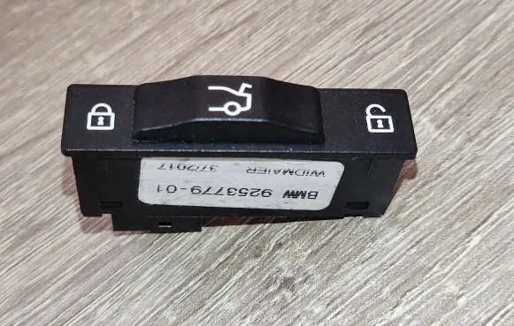 BMW 4 F32 F33 Tailgate/boot open switch button 9253779 61319253779