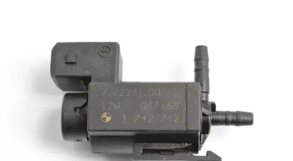 BMW 3 E90 E91 Turbo solenoid valve 72234100