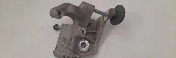Volvo XC90 Engine mounting bracket 31430490