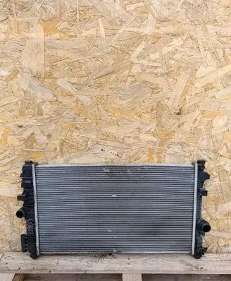 Opel Insignia A Coolant radiator 