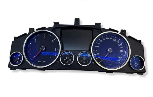 Volkswagen Touareg I Speedometer (instrument cluster) 7L6920990C