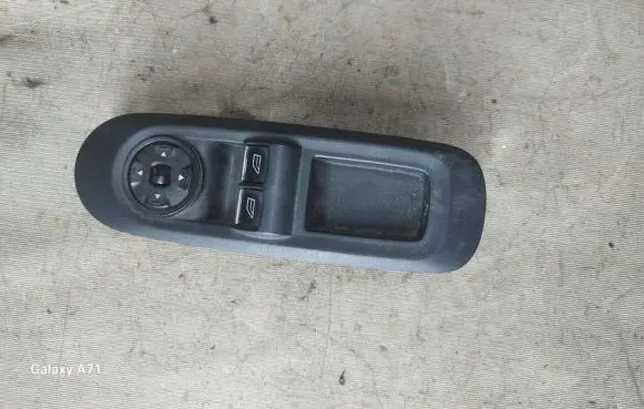 Ford Galaxy Electric window control switch 7S7T14A132CB A0702C16173