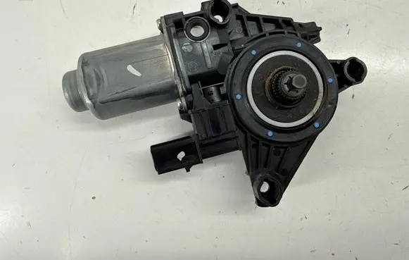 Chrysler Pacifica Sliding door motor 3043239F 68314768AB 68314768AA