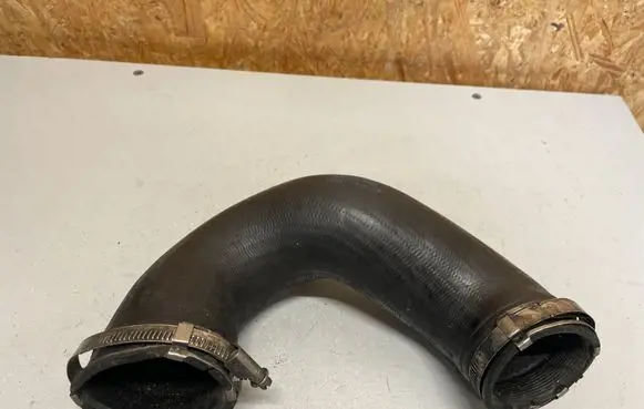 Audi Q7 4L Engine coolant pipe/hose 7L6145972E